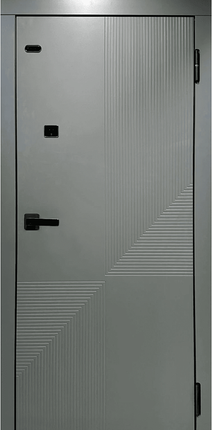 Внешняя дверь зеленого цвета с золотой отделкой, имеет три прямоугольные панели. Внутренняя дверь белого цвета с более простым дизайном.