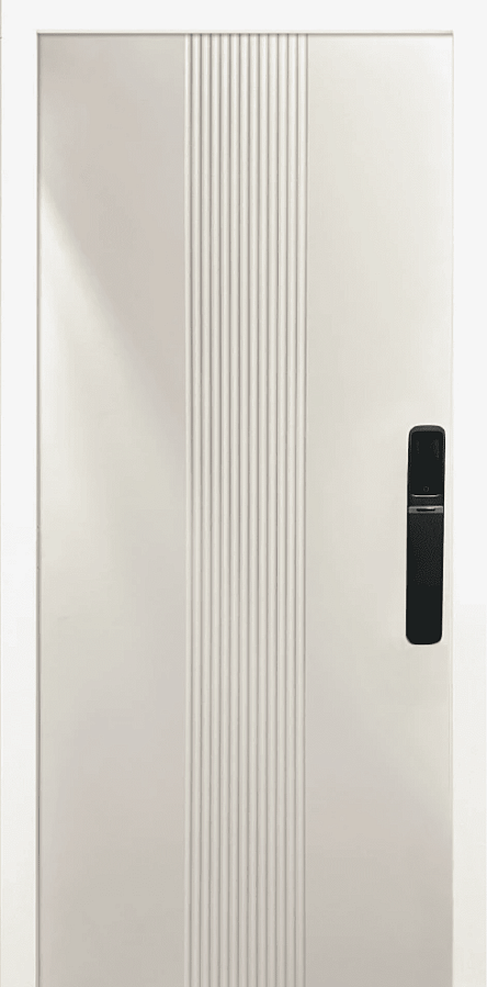 Внешняя дверь зеленого цвета с золотой отделкой, имеет три прямоугольные панели. Внутренняя дверь белого цвета с более простым дизайном.