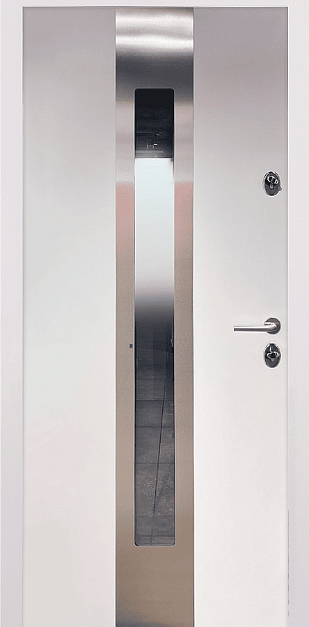 Внешняя дверь зеленого цвета с золотой отделкой, имеет три прямоугольные панели. Внутренняя дверь белого цвета с более простым дизайном.