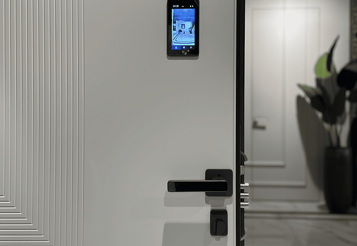 Внутренняя отделка в&nbsp;светлом цвете легко сочетается с&nbsp;разными оттенками стен и&nbsp;мебели.